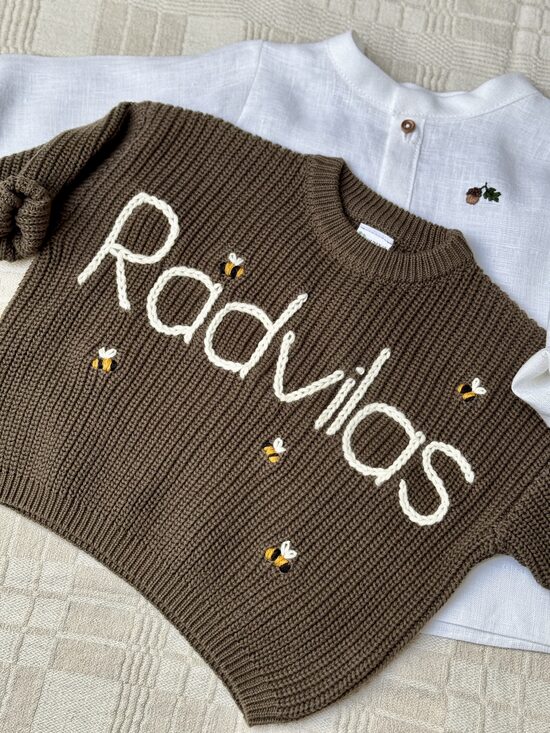 Megztukas su vardu - chaki